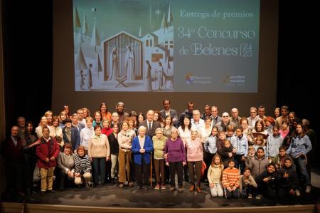 Imagen El Teatro Juan Bravo acoge la entrega de premios del Concurso de Belenes de la Diputación, que ha contado con la mayor participación de...